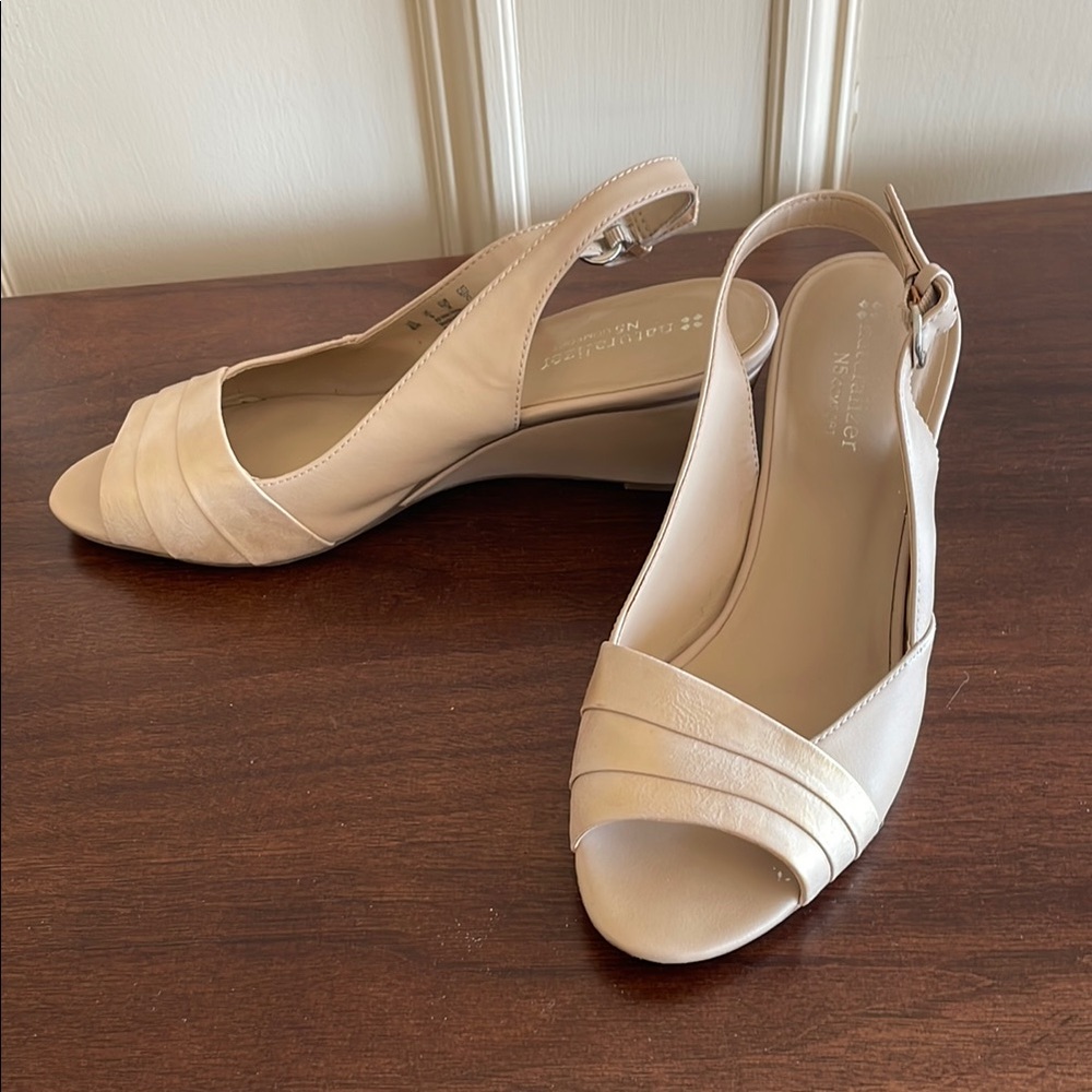 Naturalizer Tan Wedge Slingbacks, Size 8W